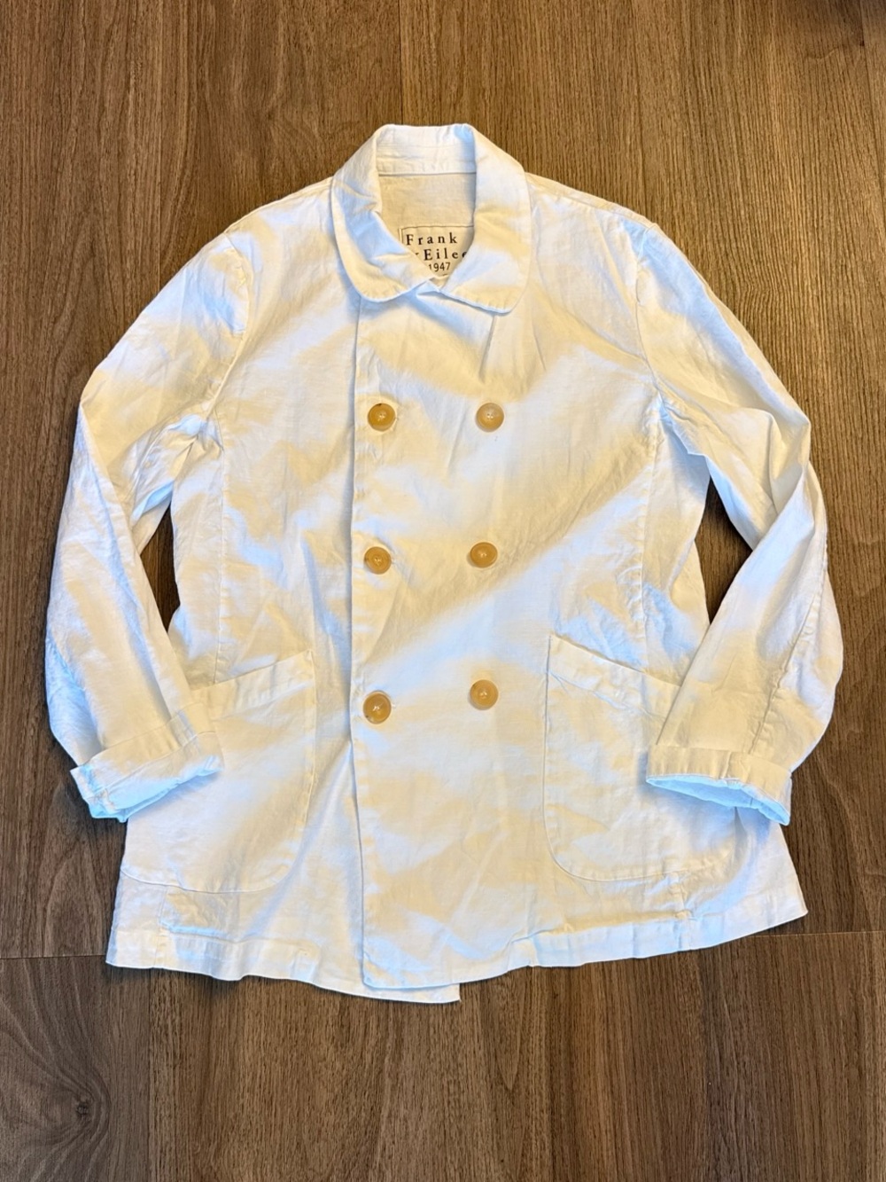 Frank and Eileen white Belfast linen size medium trench coat.  $528 Msrp